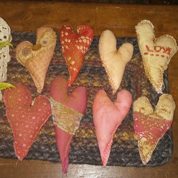 Primitive Valentine's Heart Bowl fillers - Picture 3 of 11